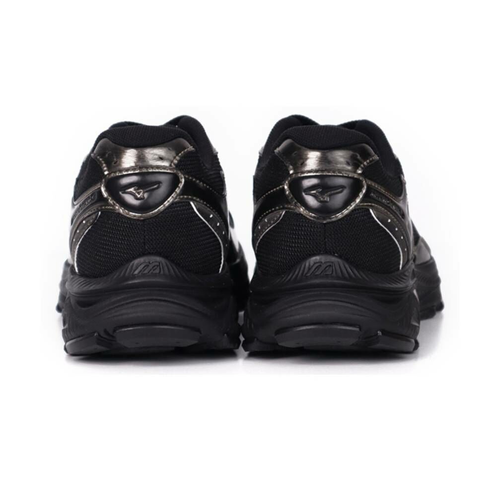 MIZUNO Racer S Black