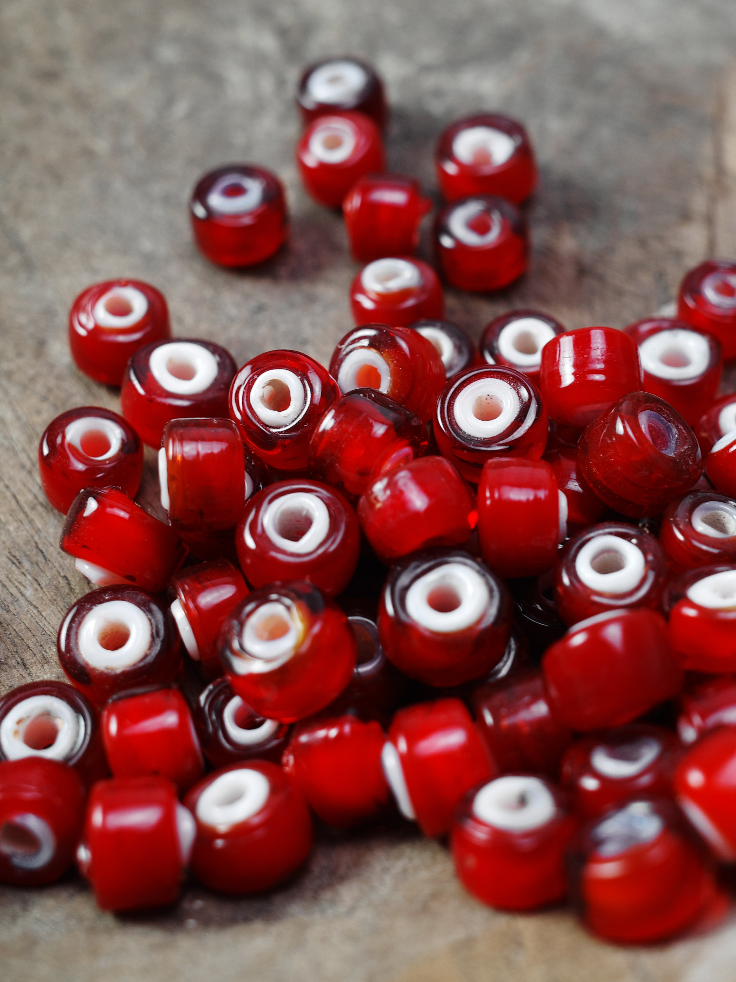 白芯琉璃紅珠 / 隔珠