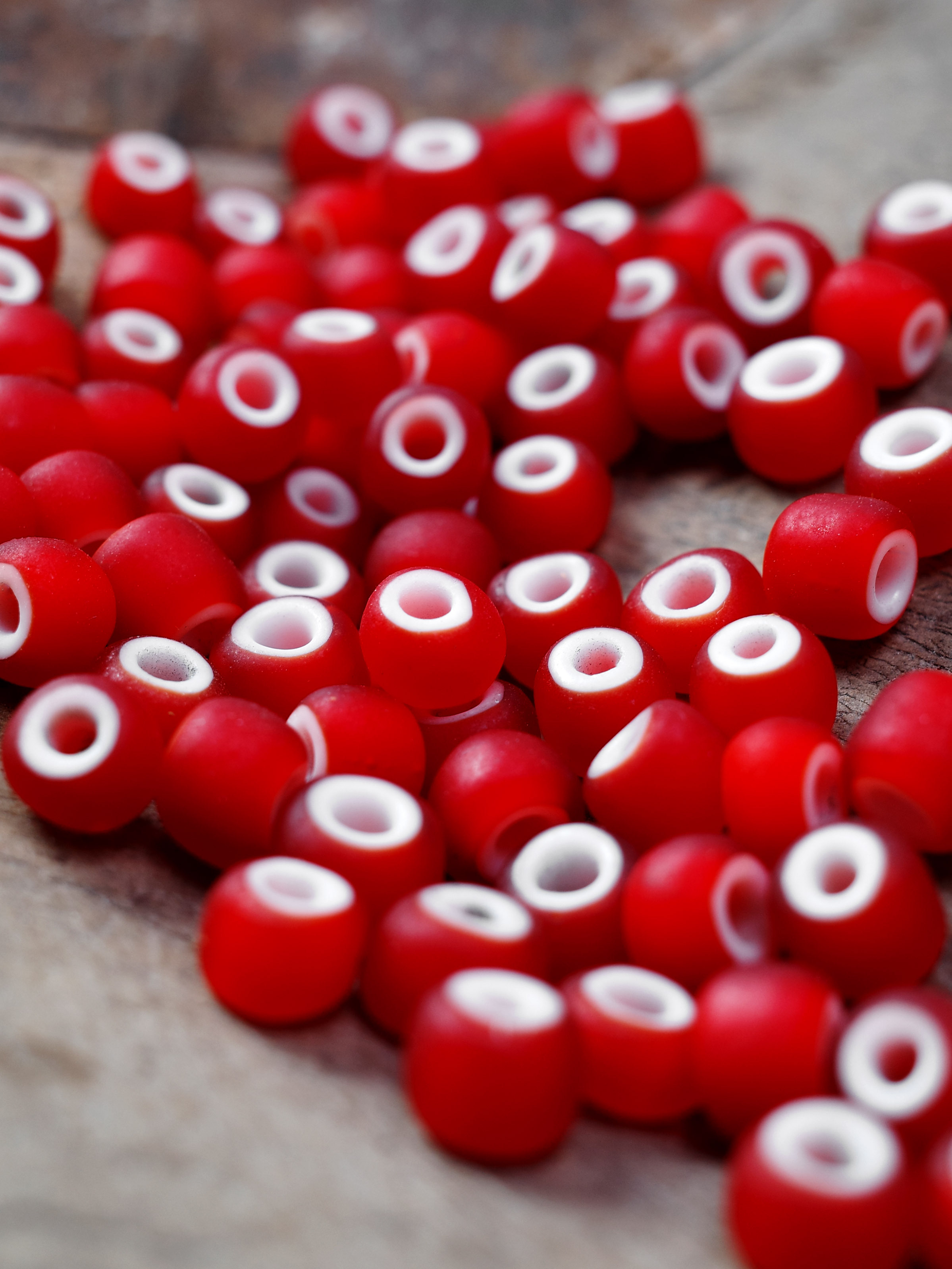 白芯霧面紅珠 / 隔珠