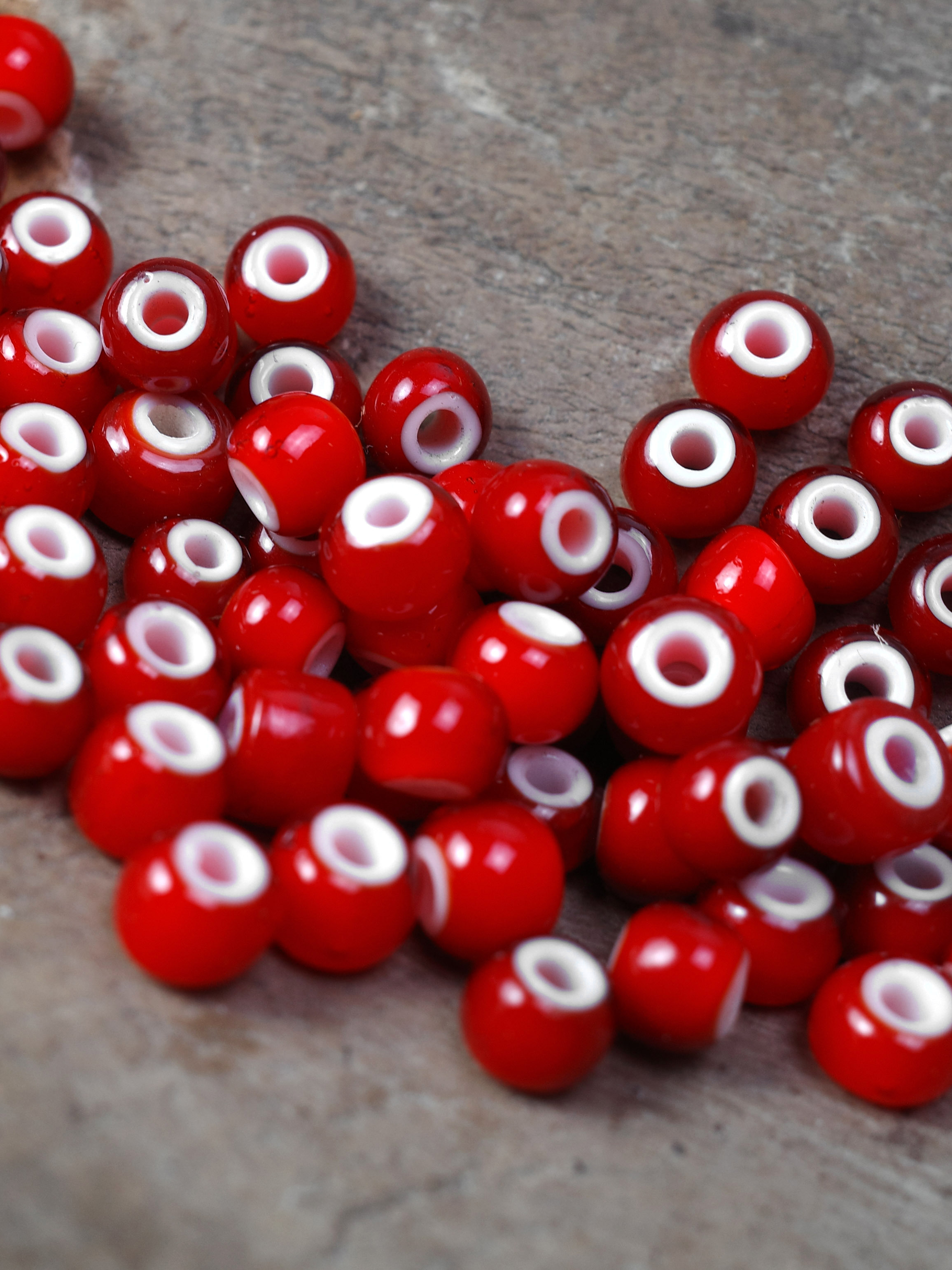 白芯紅珠 / 隔珠