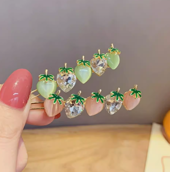 [4 FOR RM10] Fresh Delicate Crystal Strawberry Hair Clip