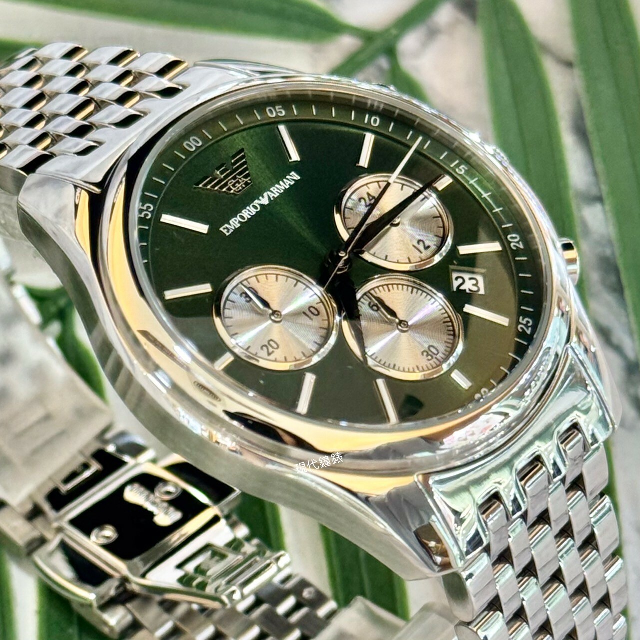 【EMPORIO ARMANI 亞曼尼】Antonio 綠面雋永紳士風格三眼手錶 AR11581 41mm 現代鐘錶