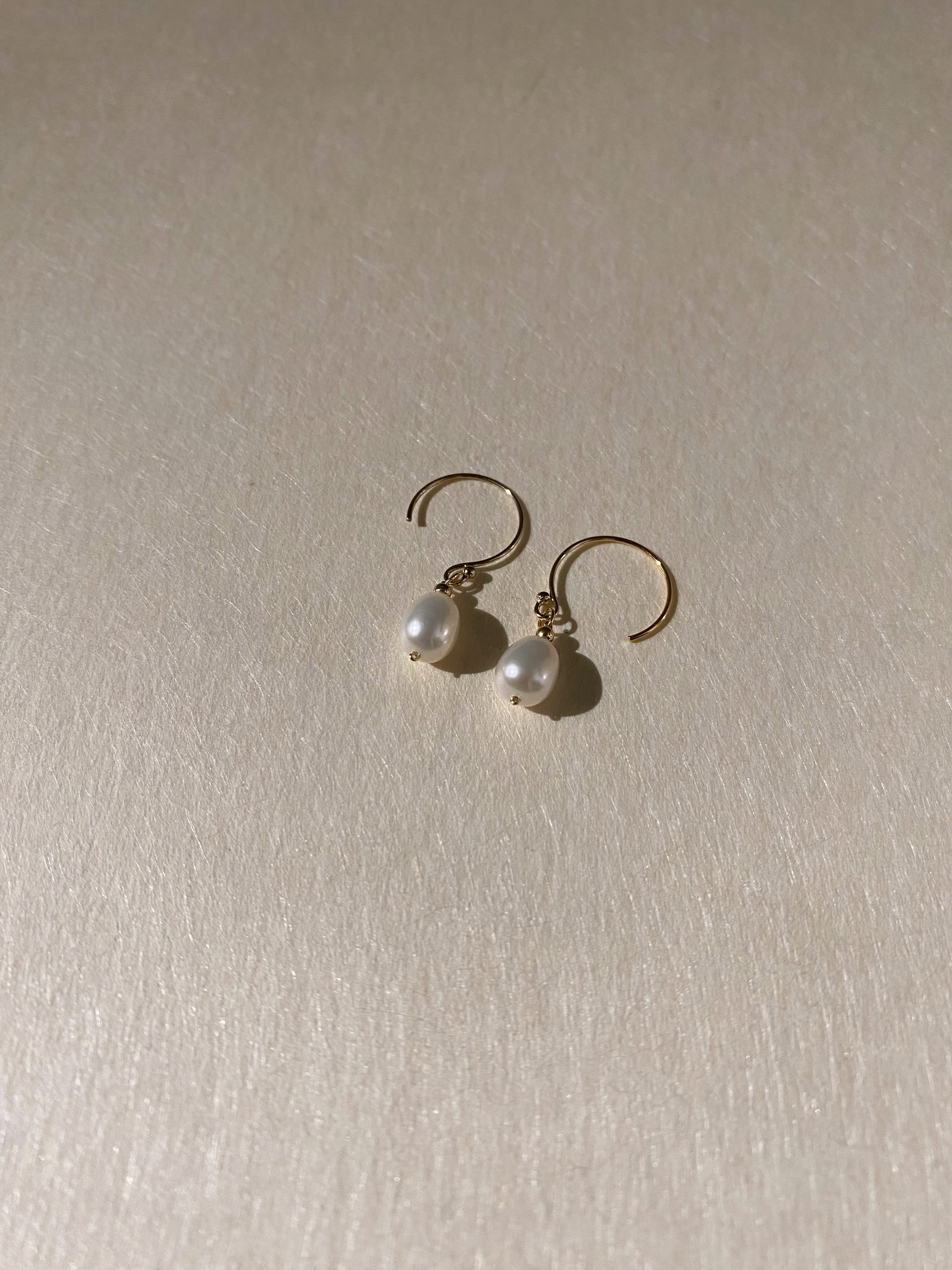 金珠橢圓珍珠耳環