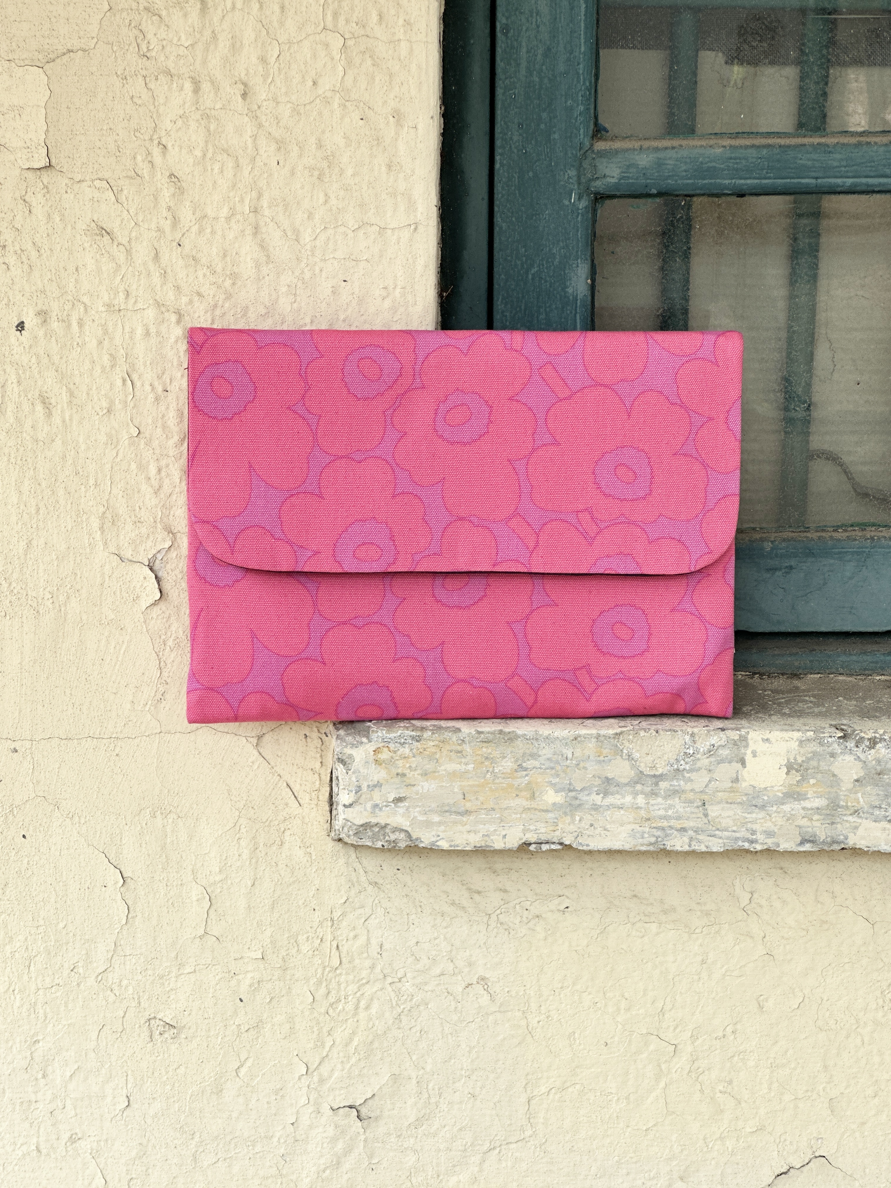 Laptop / iPad Case  | Marimekko rare canvas fabric | 粉紅x 桃紅色 unikko