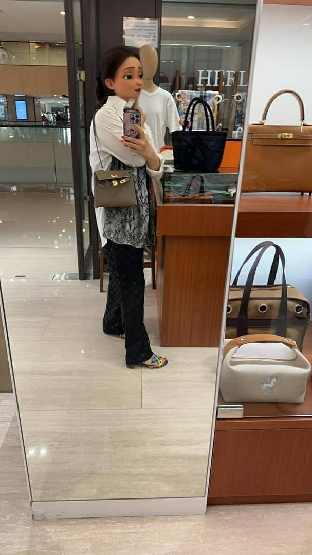 【 感謝支持 】爽快靚靚來pick up Kelly desordre大象金🐘🔑 靚靚見到實物好滿意😍 即刻上身試下效果🤗 一個字讚👍🏻  超有創意嘅袋🔥難🉐一隻✨ 靚靚好運氣抱走呢隻💕 強勁嘅實力總能吸引到優質嘅客人💫 多謝你嘅支持與信任🫶💪