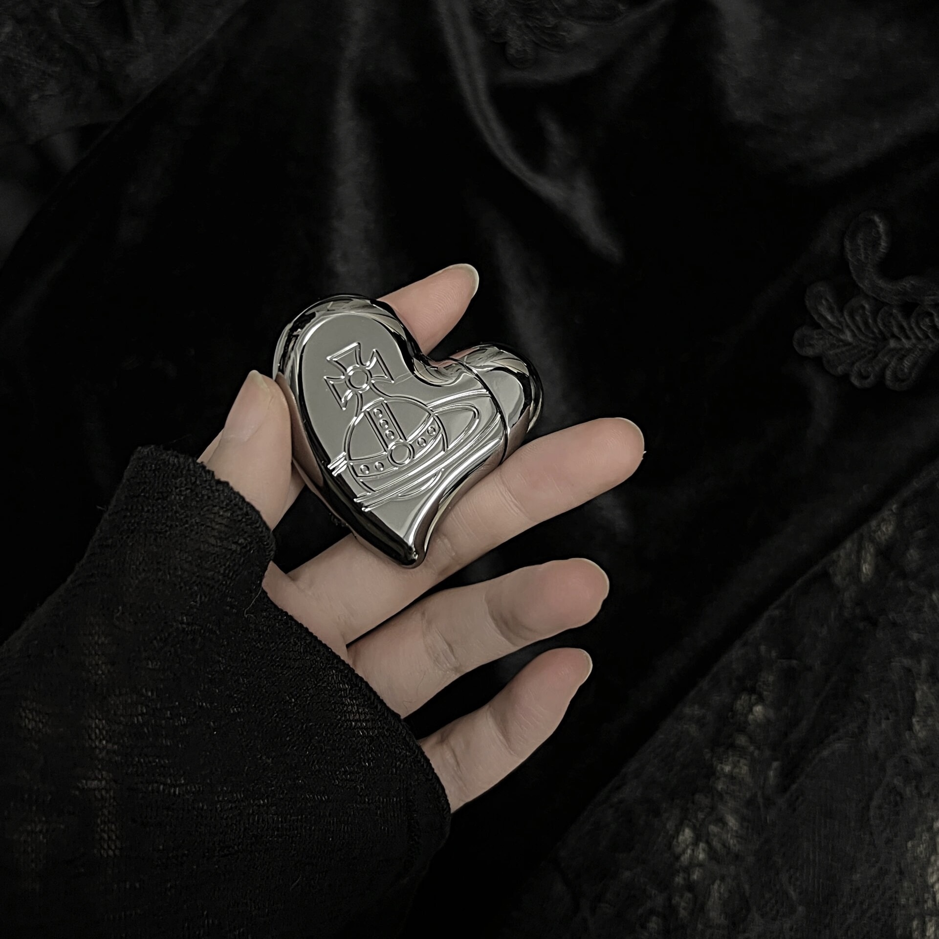 Vivienne Westwood ACCESSORIES 西太后 銀色 愛心造型 星球 打火機 無煤油 / 現貨