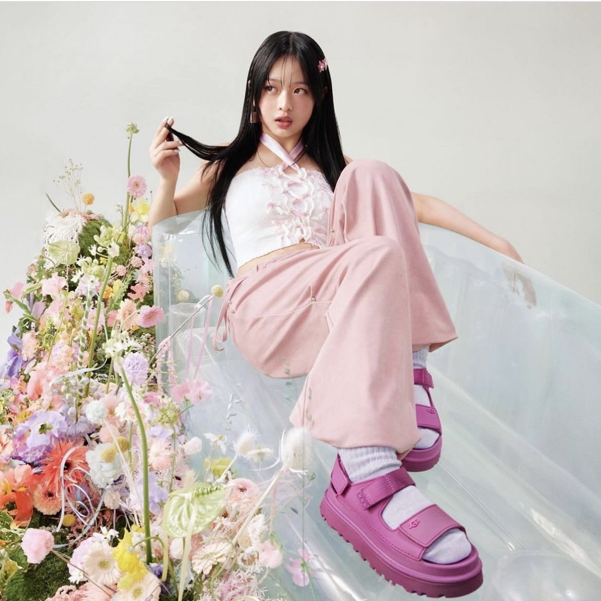 KTQ STORE ‧ NEW JEANS同款 UGG 一字帶涼鞋 六色