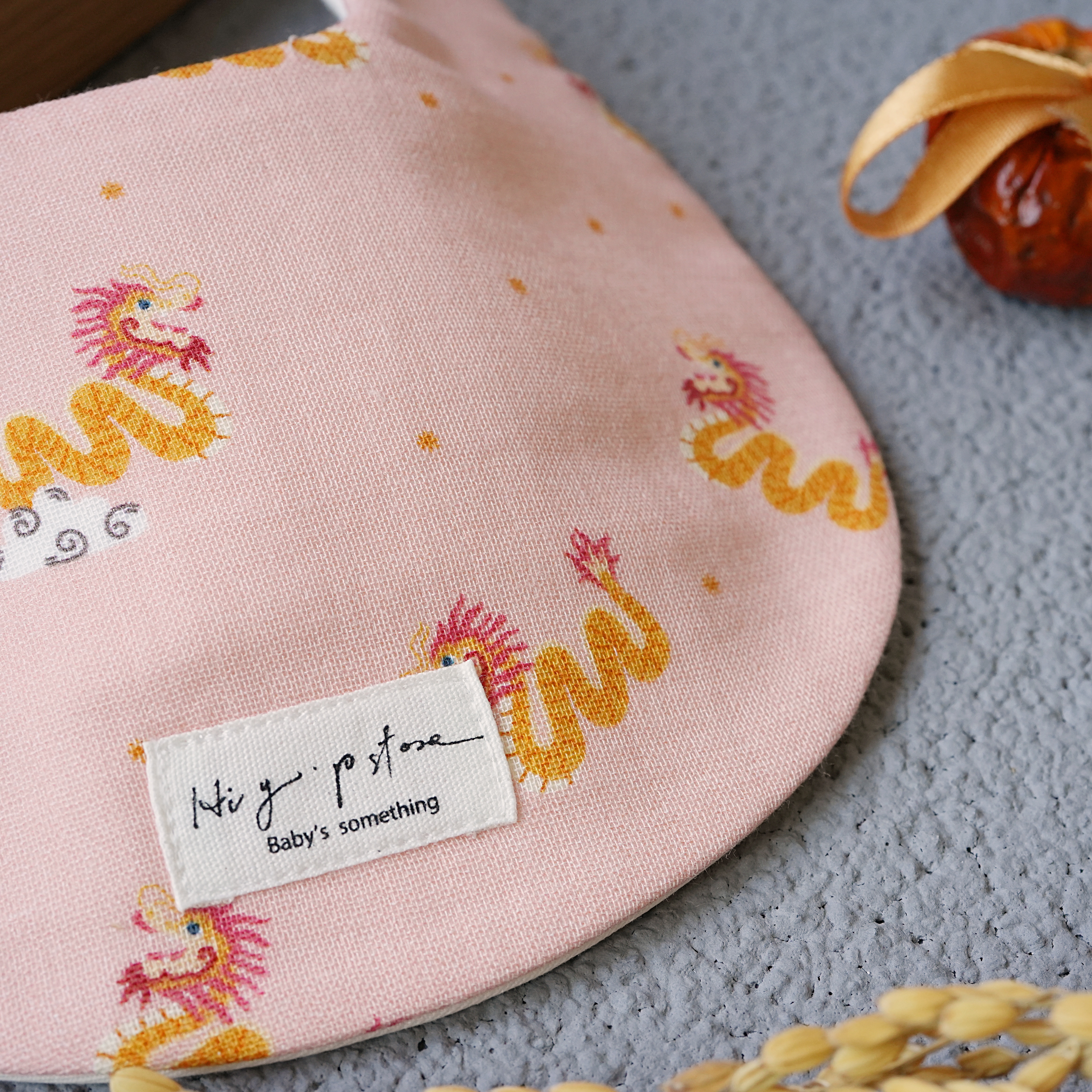 Hi Y.P store-手作圍兜-獨家設計-福氣龍