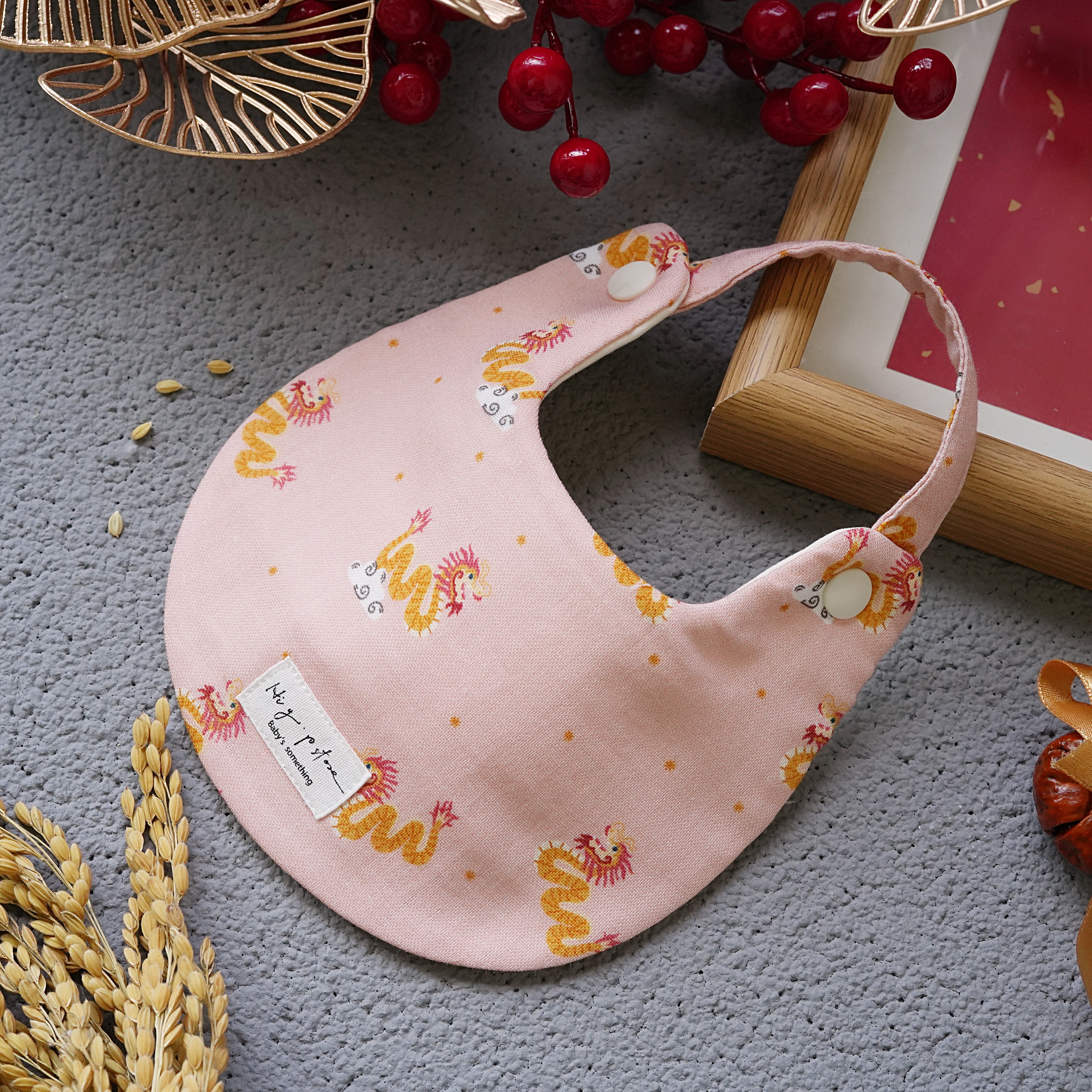 Hi Y.P store-手作圍兜-獨家設計-福氣龍