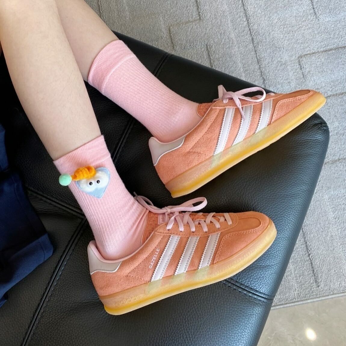 Adidas Originals Gazelle Indoor 歐美限定 桃杏橙紅 焦糖底 復古 德訓鞋 IE2946