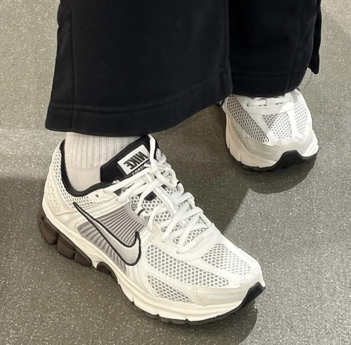 Nike Zoom Vomero 5 奶油巧克力 銀勾勾 Y2K 復古 老爹鞋 慢跑鞋 FJ2028-001/預購