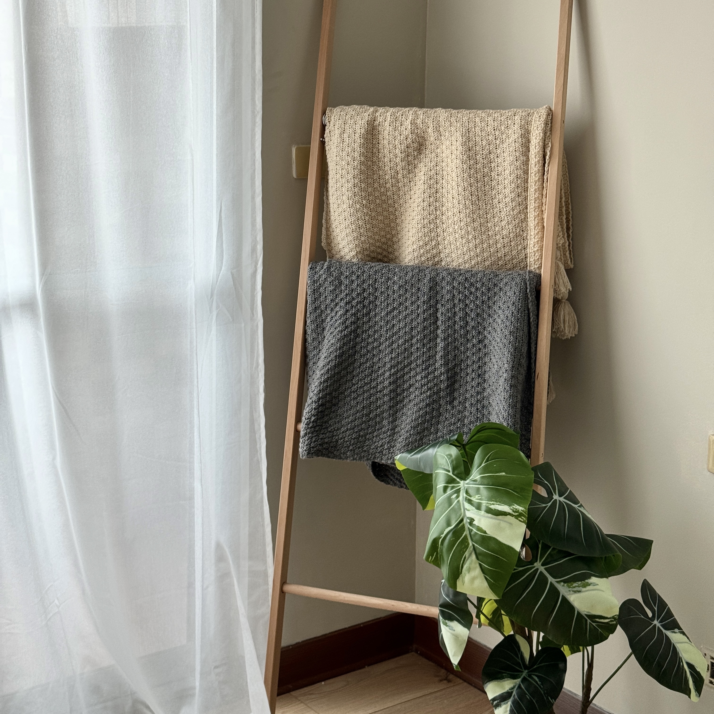 實木落地掛衣架