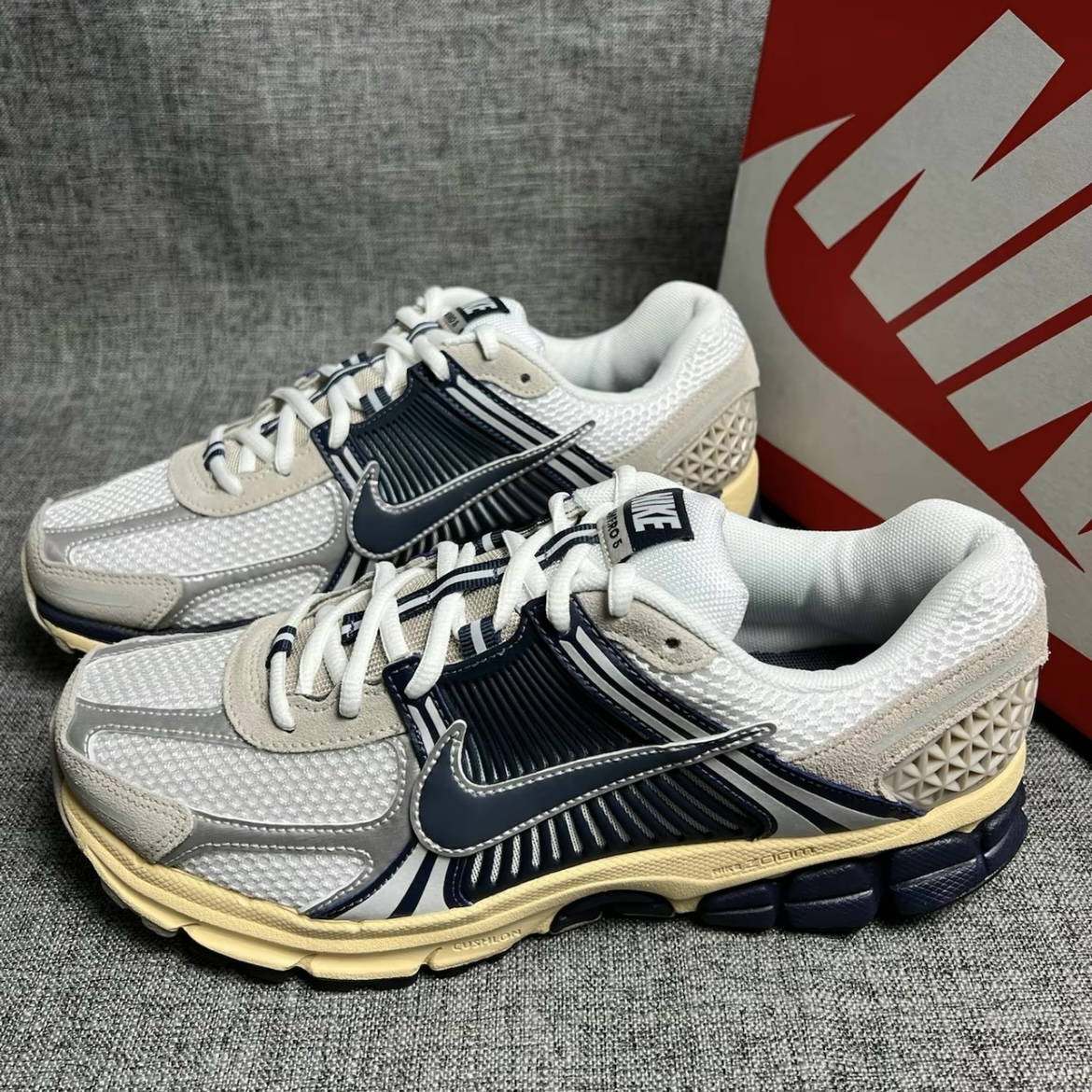 Nike Zoom Vomero 5 Thunder Blue Cream 奶油海軍藍 復古仿舊 反光 奶油底
