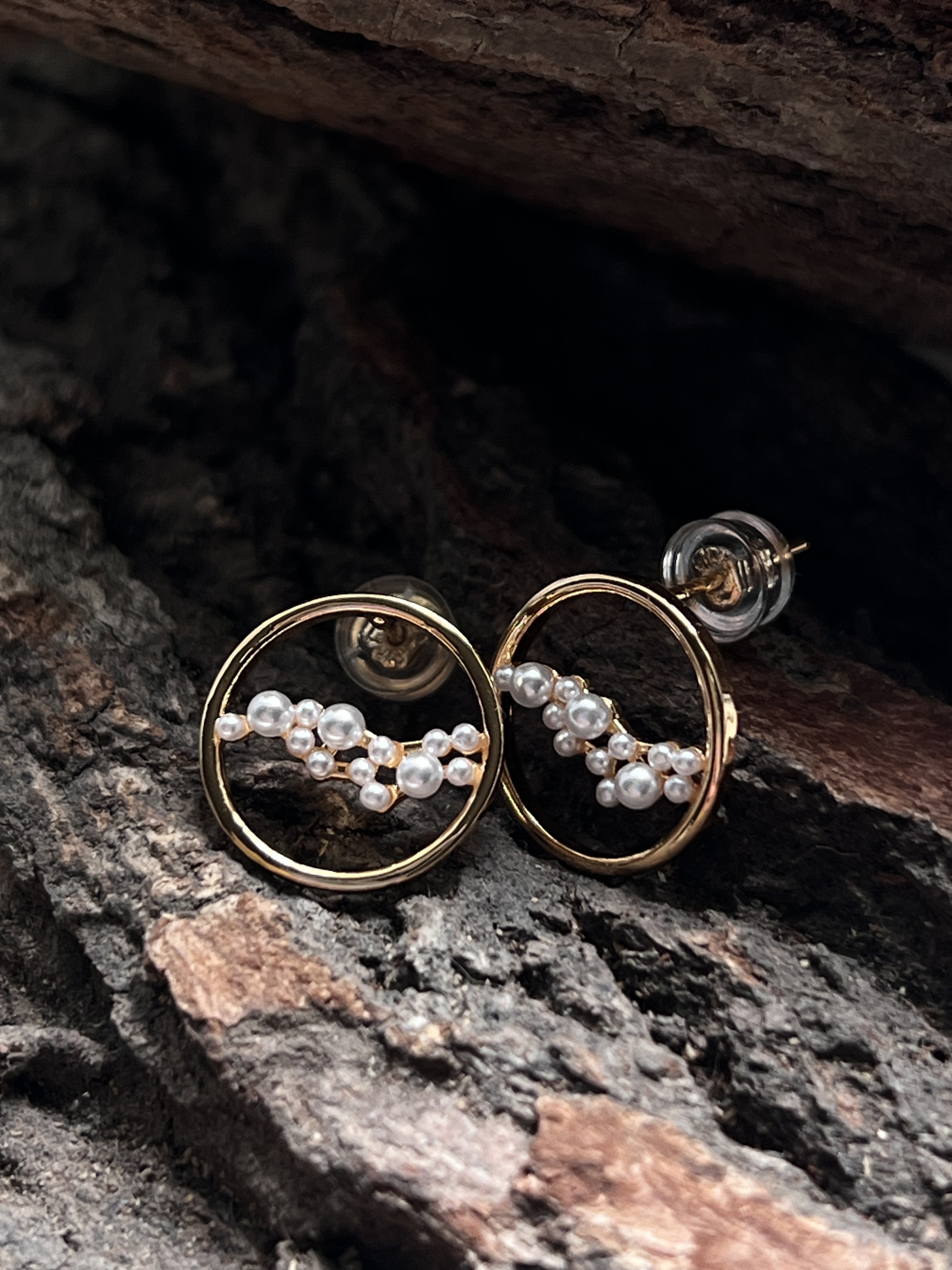 金色圓圈珍珠鑲嵌耳環