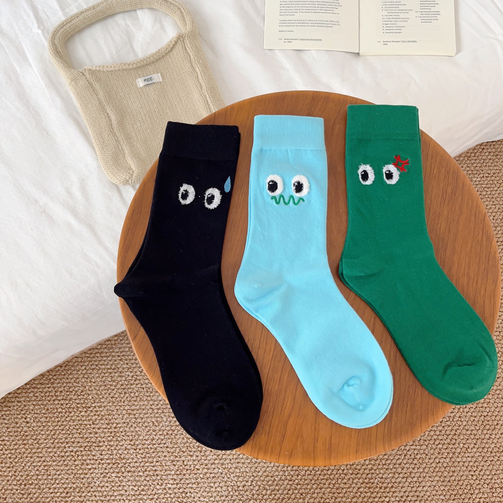 《3965》♾️INS風搞怪大眼中筒襪