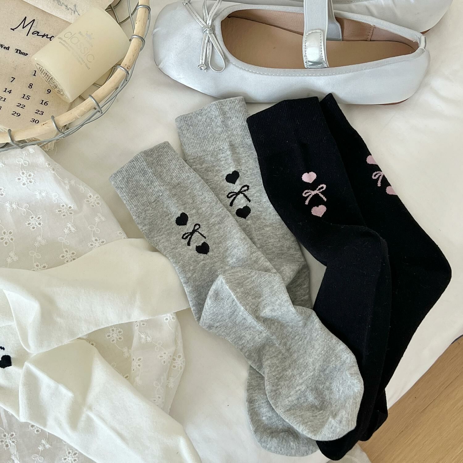 《3966》♾️後跟蝴蝶結愛心造型薄款中筒襪