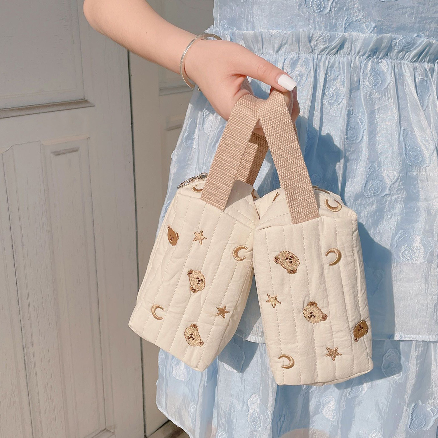 《40788》刺繡熊熊手拿化妝包