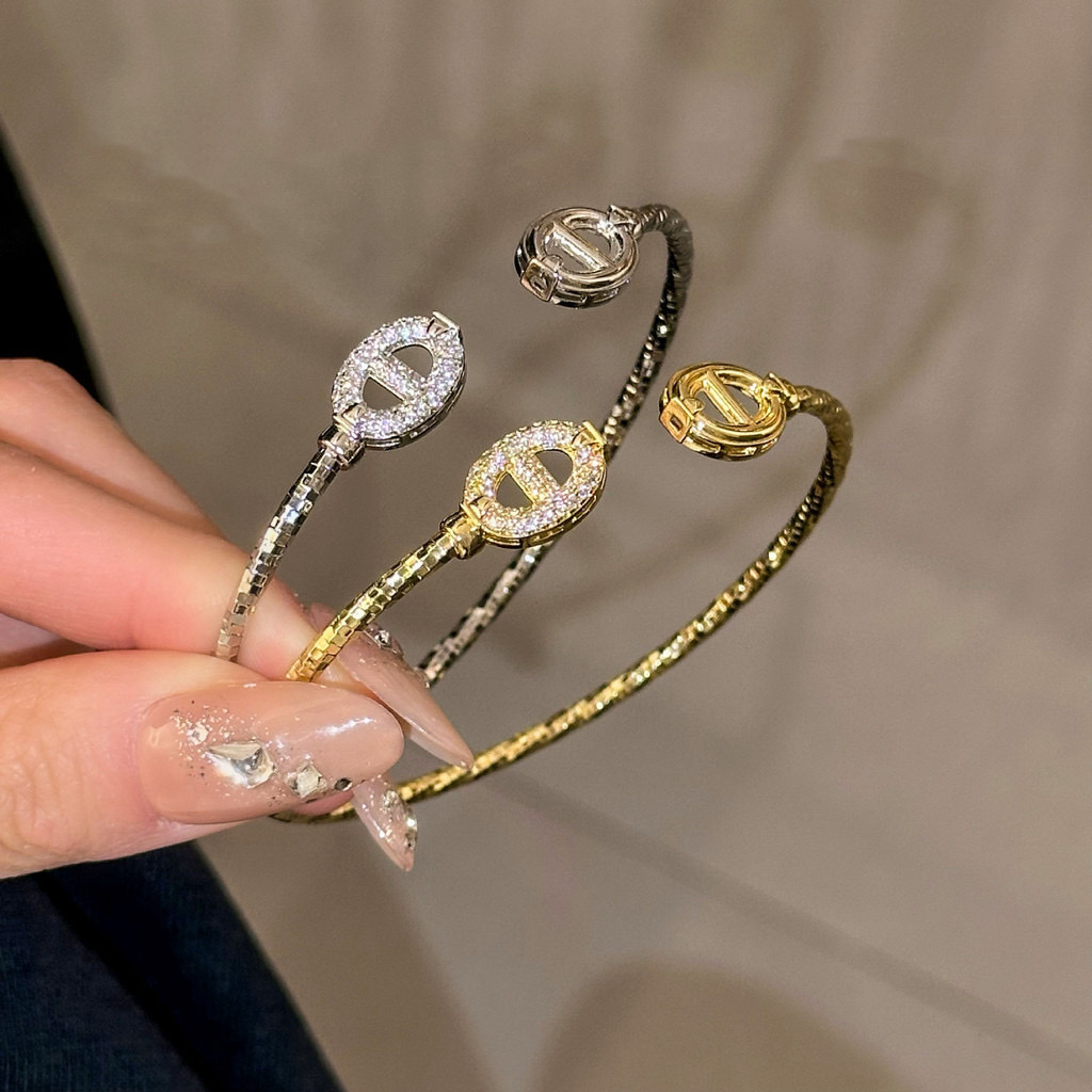 18k鑲鑽細豬鼻 雙開口手鐲