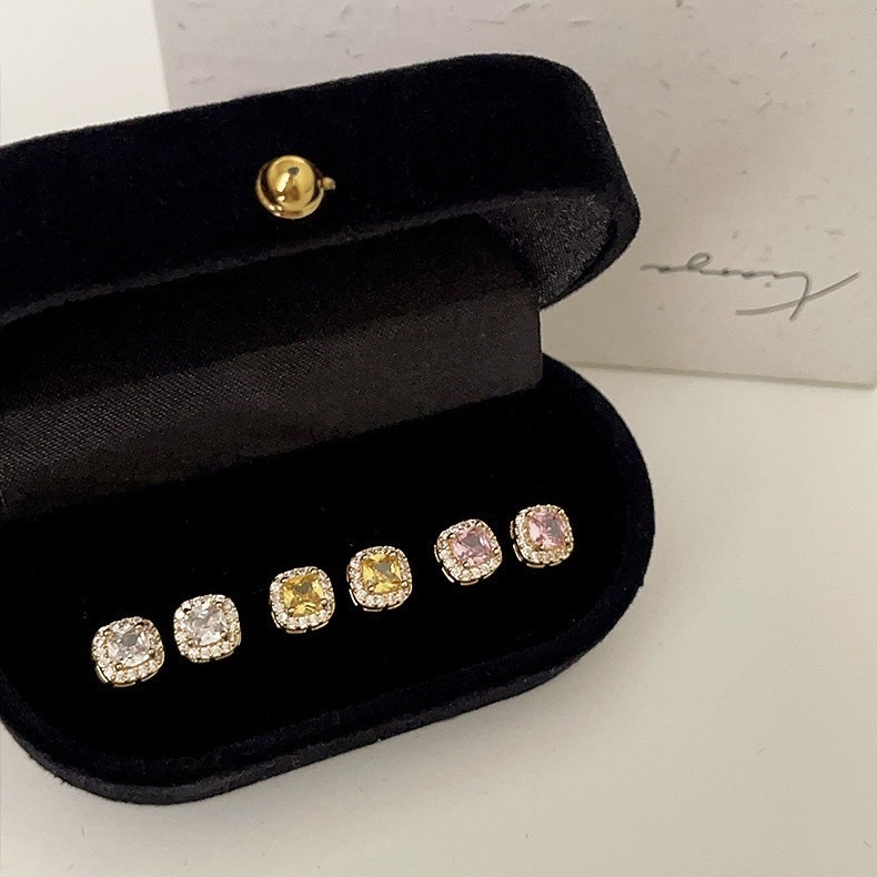 閃到模糊 bling小方水光鑽耳釘