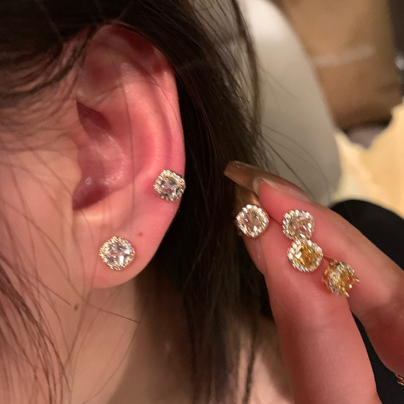 閃到模糊 bling小方水光鑽耳釘