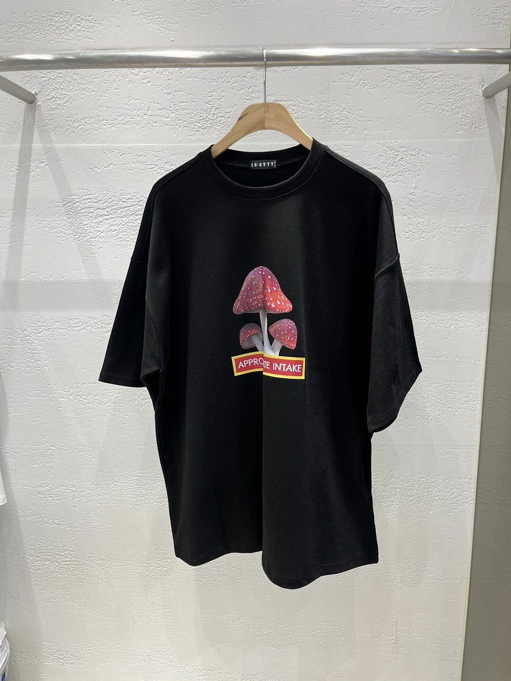 OverSize蘑姑圖案英文字短袖Tee 10.GVTY-0109T