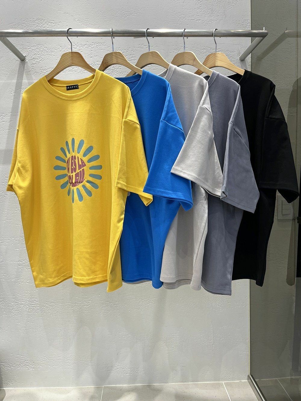 OverSize英文字圖案短袖Tee 10.GVTY-0110T