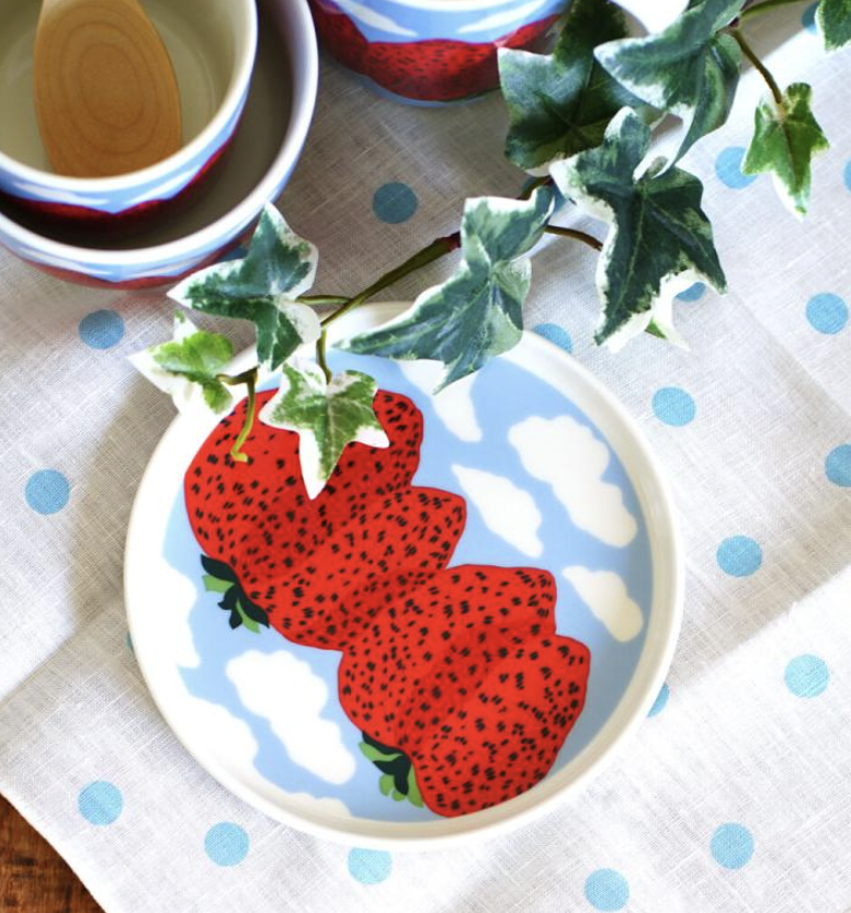 代購現貨 | Marimekko 藍色底士多啤梨山 set | 一隻杯 + 一隻碟