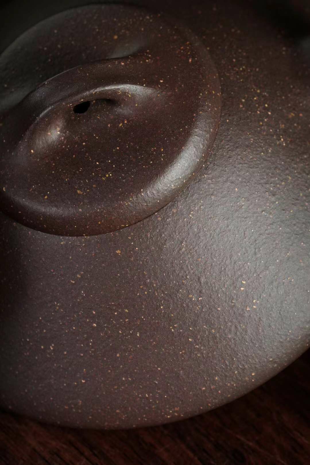 【合瓢】-- 造型經典，穩重大氣，溫潤的壺身、細膩的胎質，富有生命的魄力。