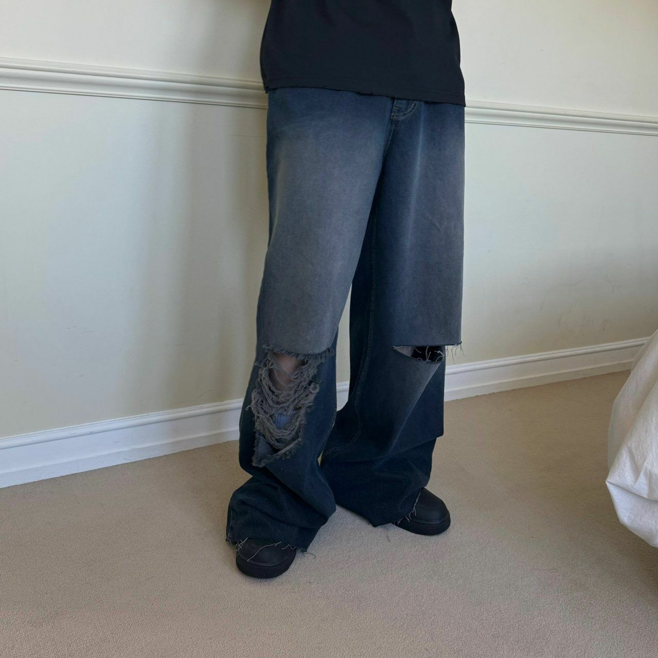 洗水破洞鬆身牛仔褲 BY ATTENTION-164J