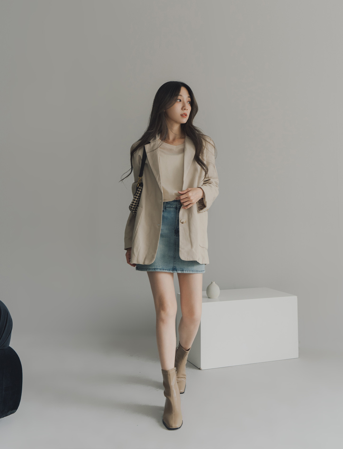 俐落翻領西裝外套