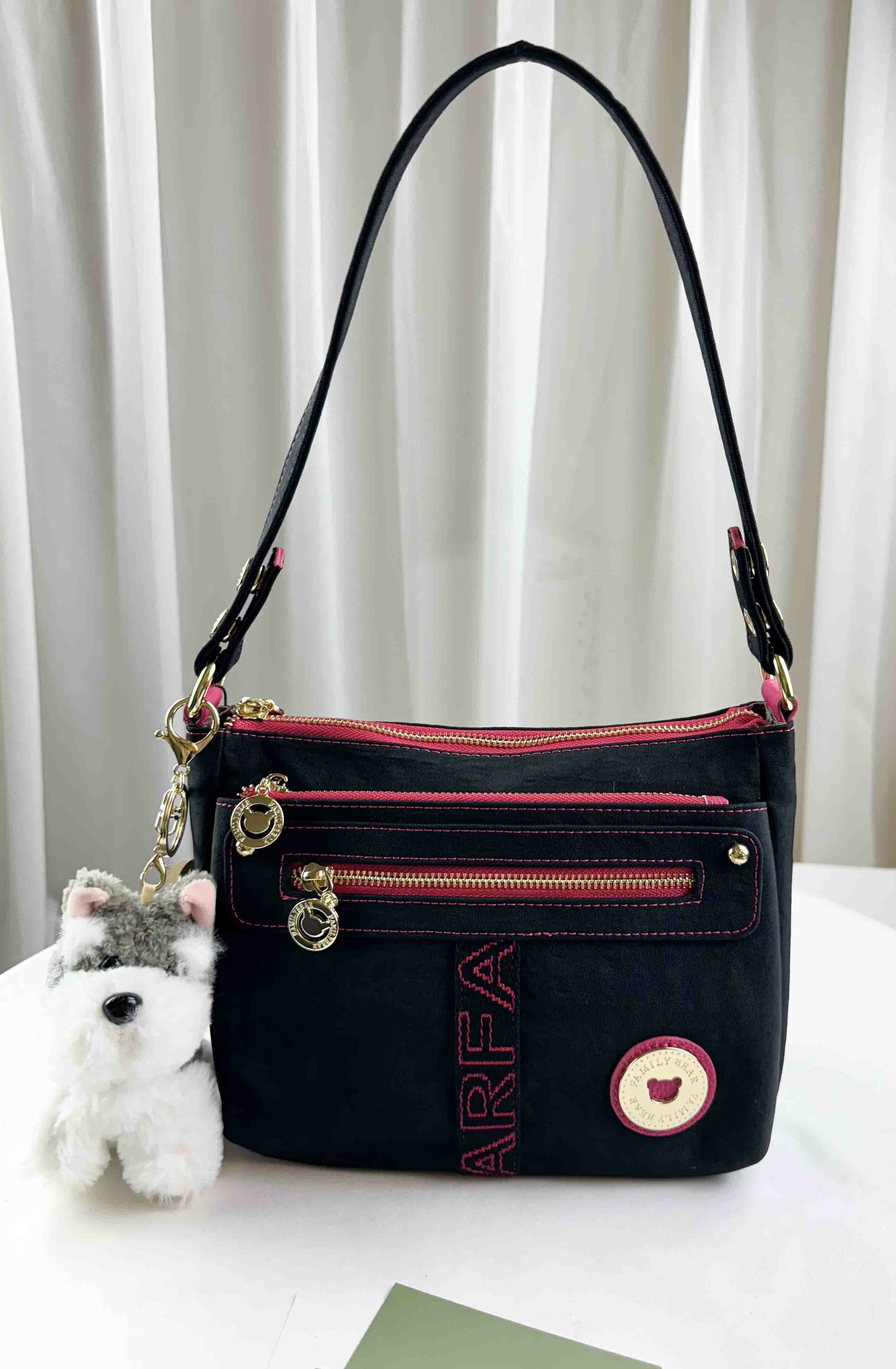 FamilyBear 黑桃織帶防潑水肩背包 / 側背包  附兔兔吊飾  #2820