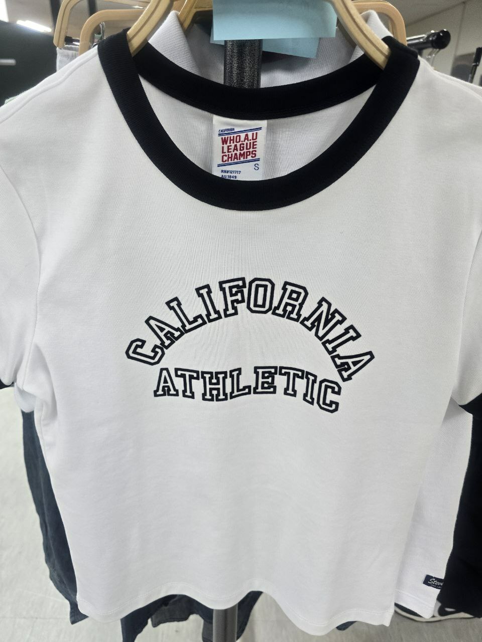 [K] WHO.A.U TRACK RINGER SHORT SLEEVE T-SHIRT,BLACK, WHRAE2327F1908500-BLACK (KWAU906)