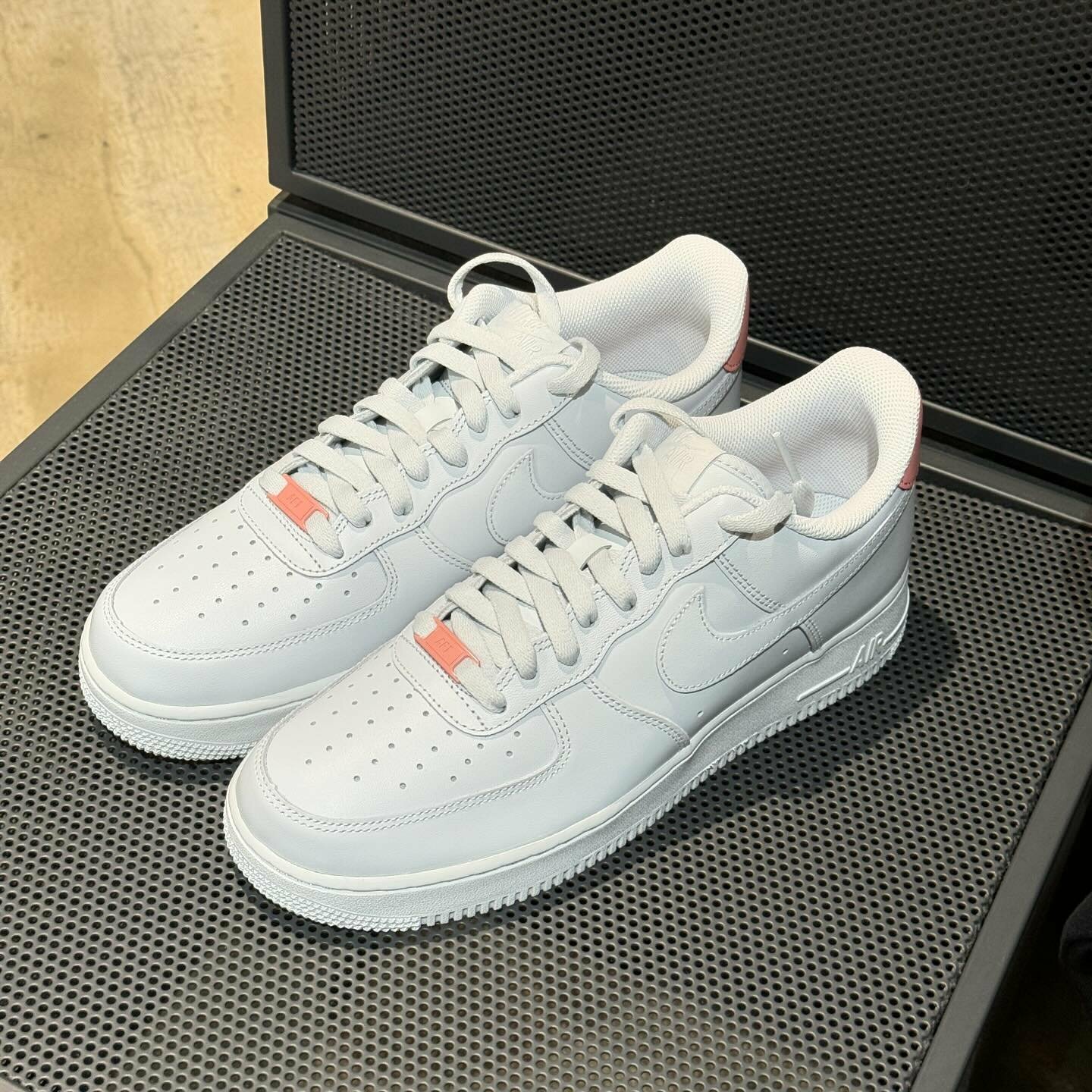 預購 Nike Air Force 霧灰粉標 HF0729-001