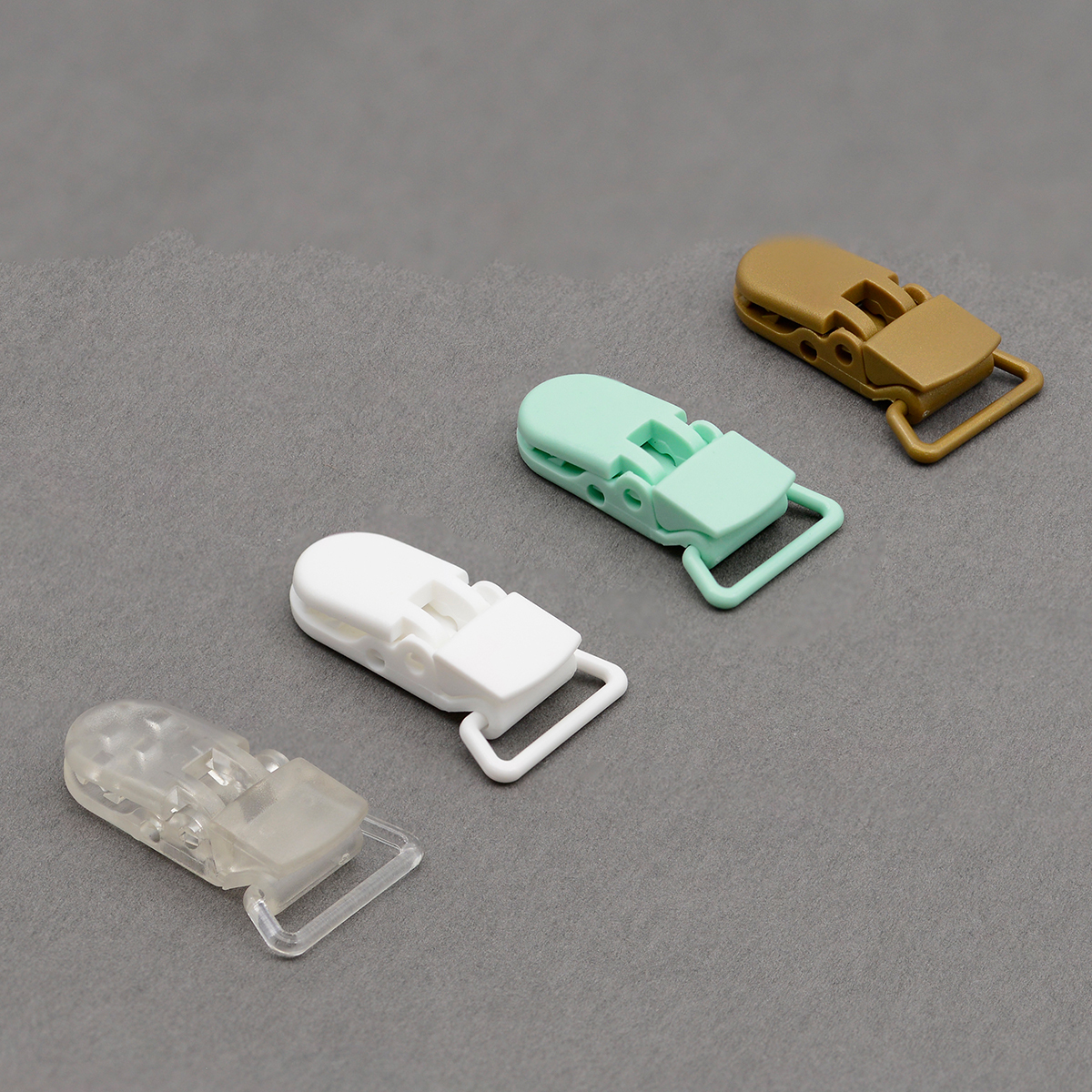 奶嘴夾/手帕夾個 (有11色可供選購)