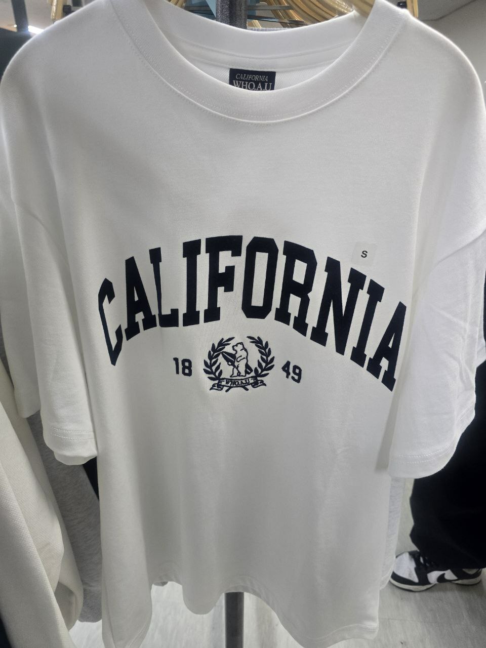 [K] WHO.A.U CALIFORNIA LETTER SHORT SLEEVE T-SHIRT,IVORY, WHRAE2324U-00-IVORY (KWAU921)