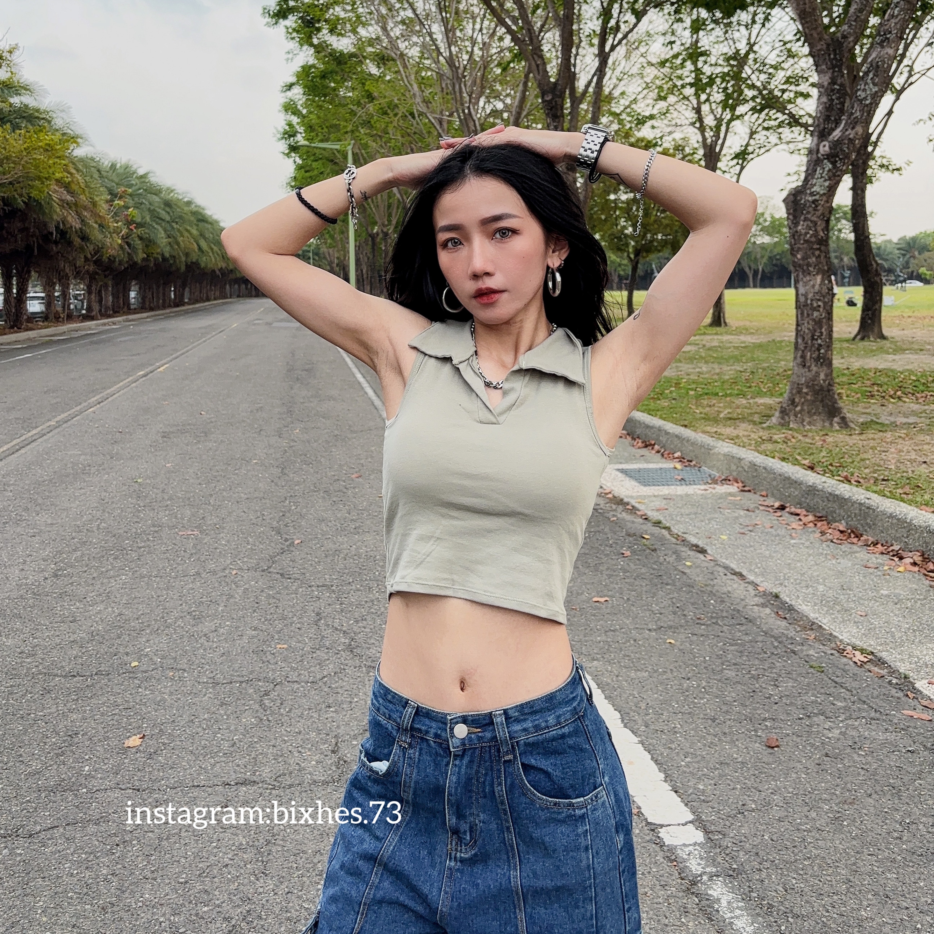 翻v領帶墊背心(C00059)