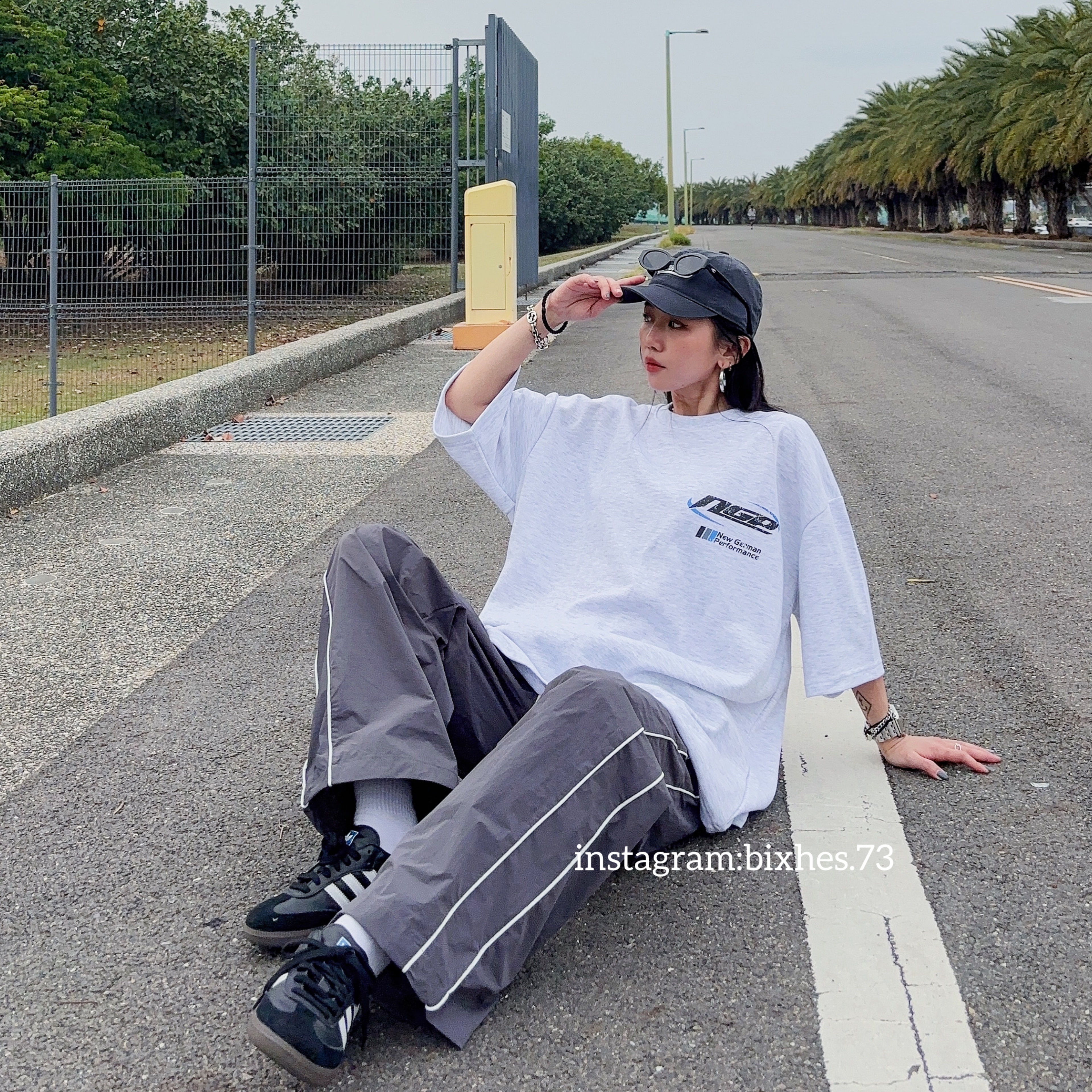 仿舊藍標賽車寬版短T(A00064)