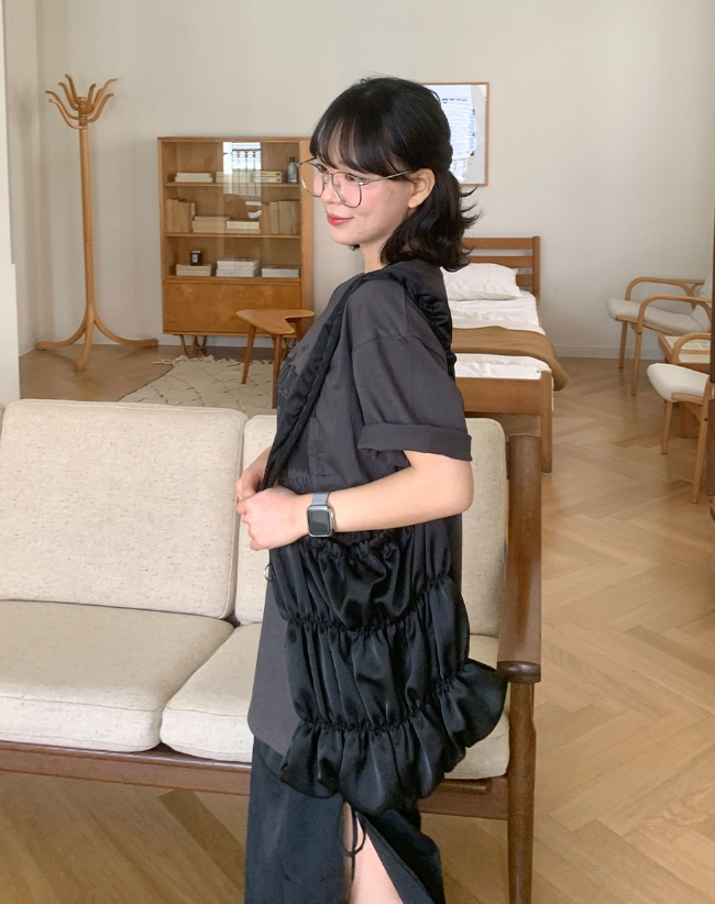 預訂｜單肩緞面抽褶包