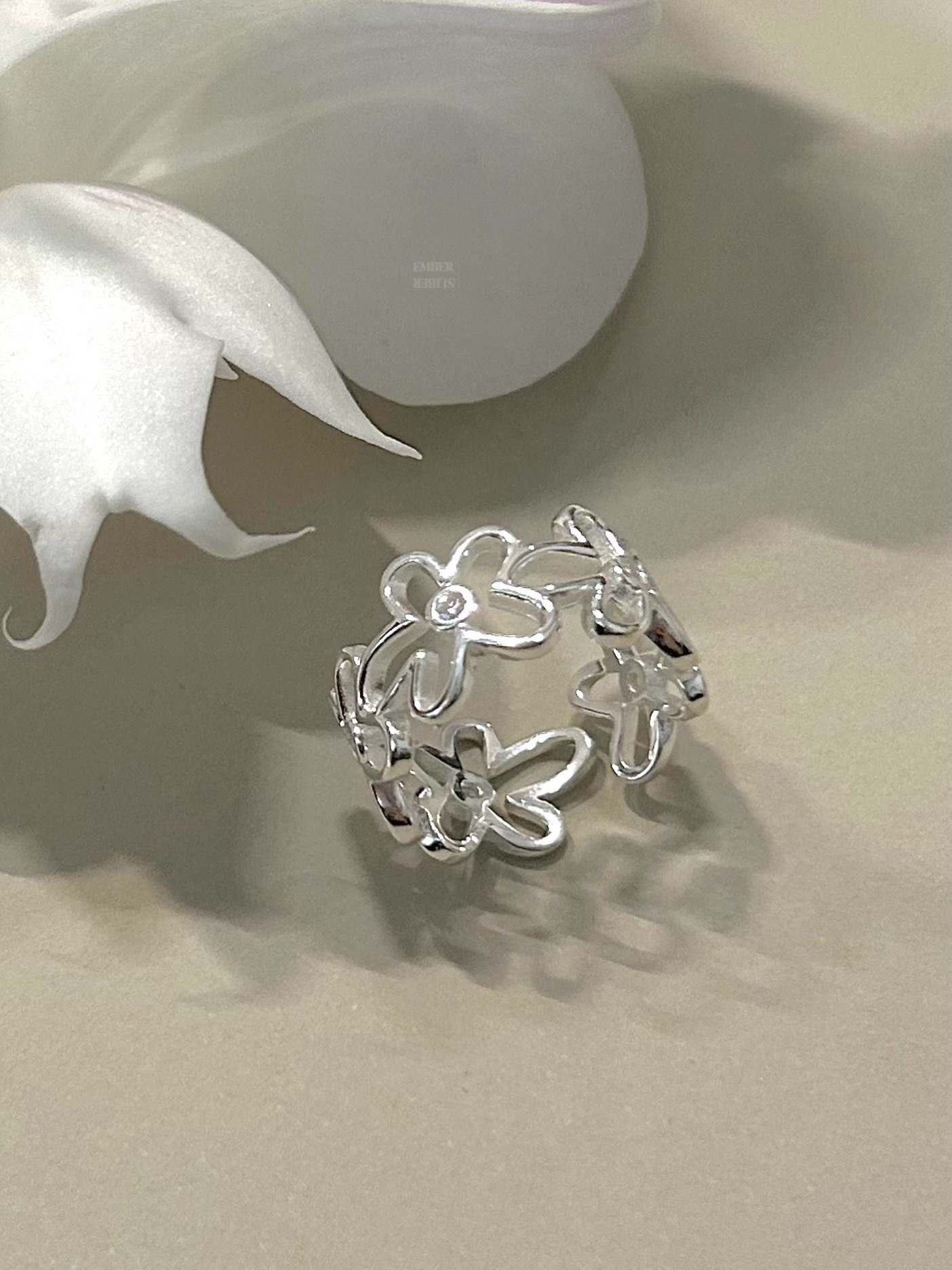 ✨✨S925 SILVER HOLLOW PATTERN RING 🌸