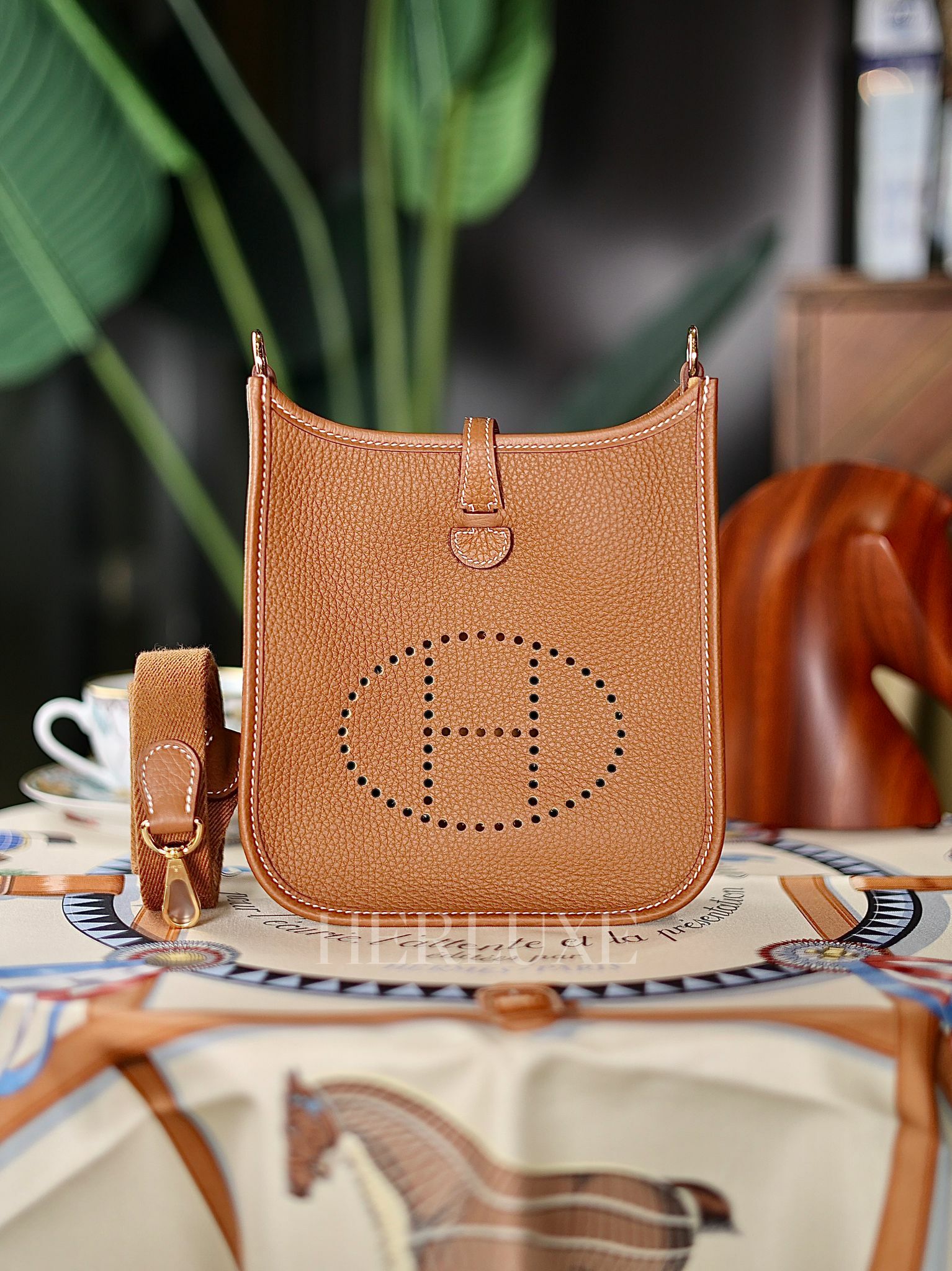 Evelyne mini 37 gold cc tc K (一代:肩帶長105cm)