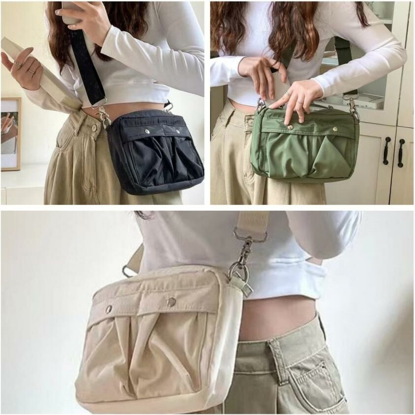 鈕釦雙口袋斜挎包