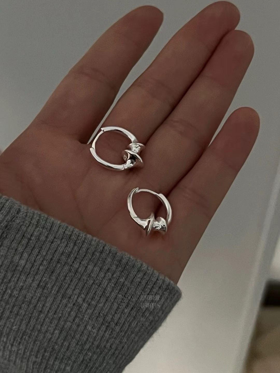 ✨✨S925 SILVER UFO EARRING 🛸