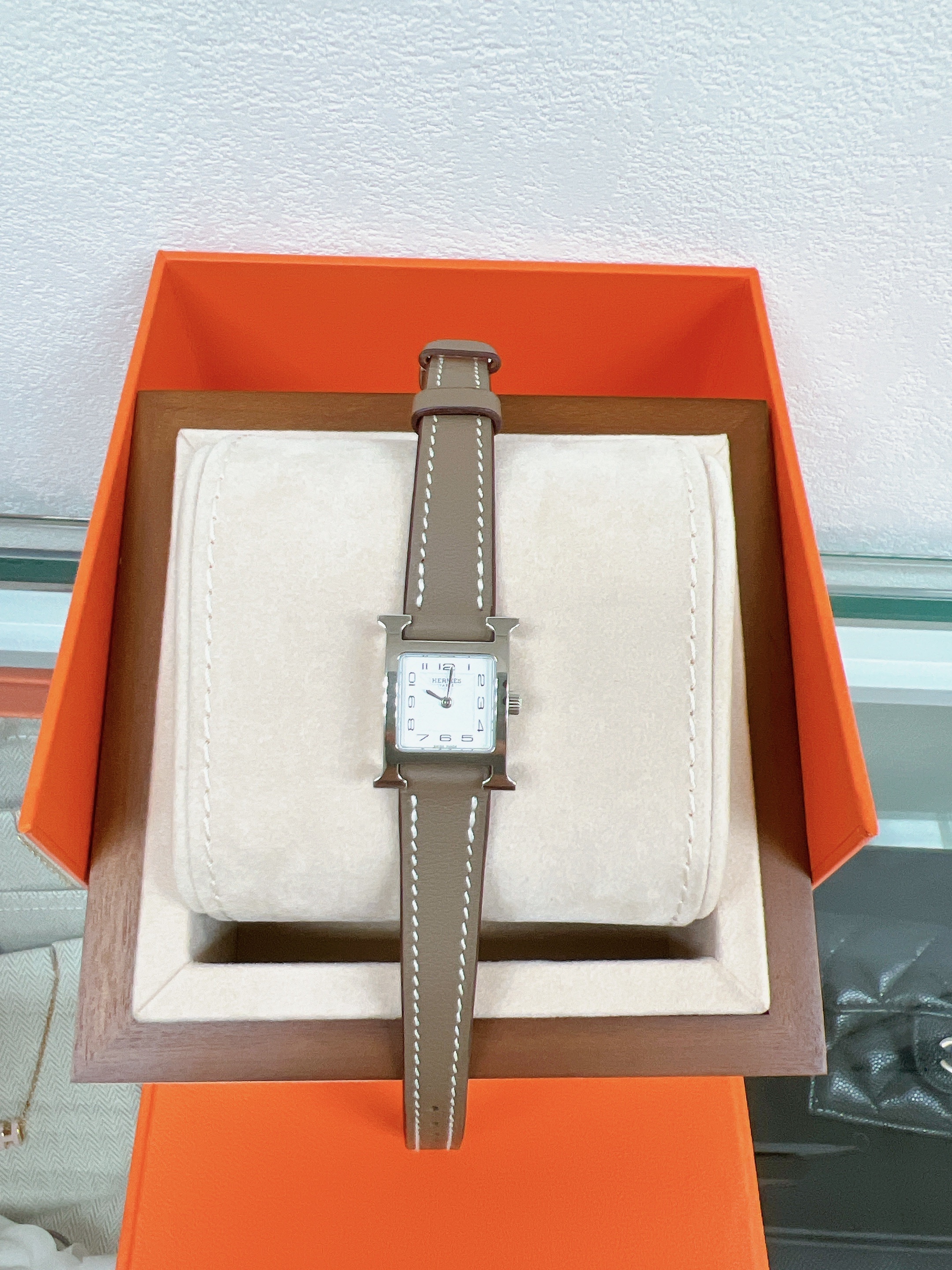 *Unused* Hermes heure h watch 17mm mini model/ etoupe