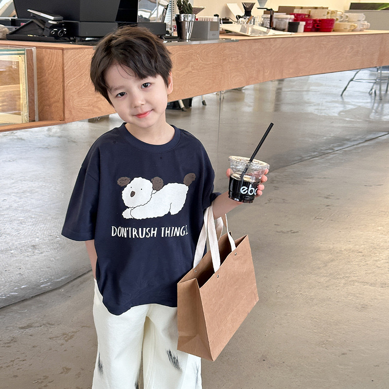 趴下狗狗印花上衣