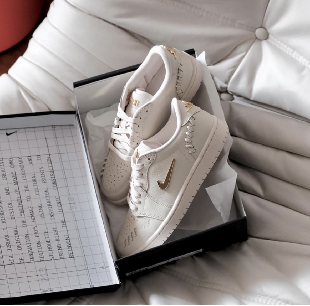 Nike Air Jordan 1 Low OG 奶油白金 小金勾 米白色 皮革 編織 女款 FN5032-200/預購