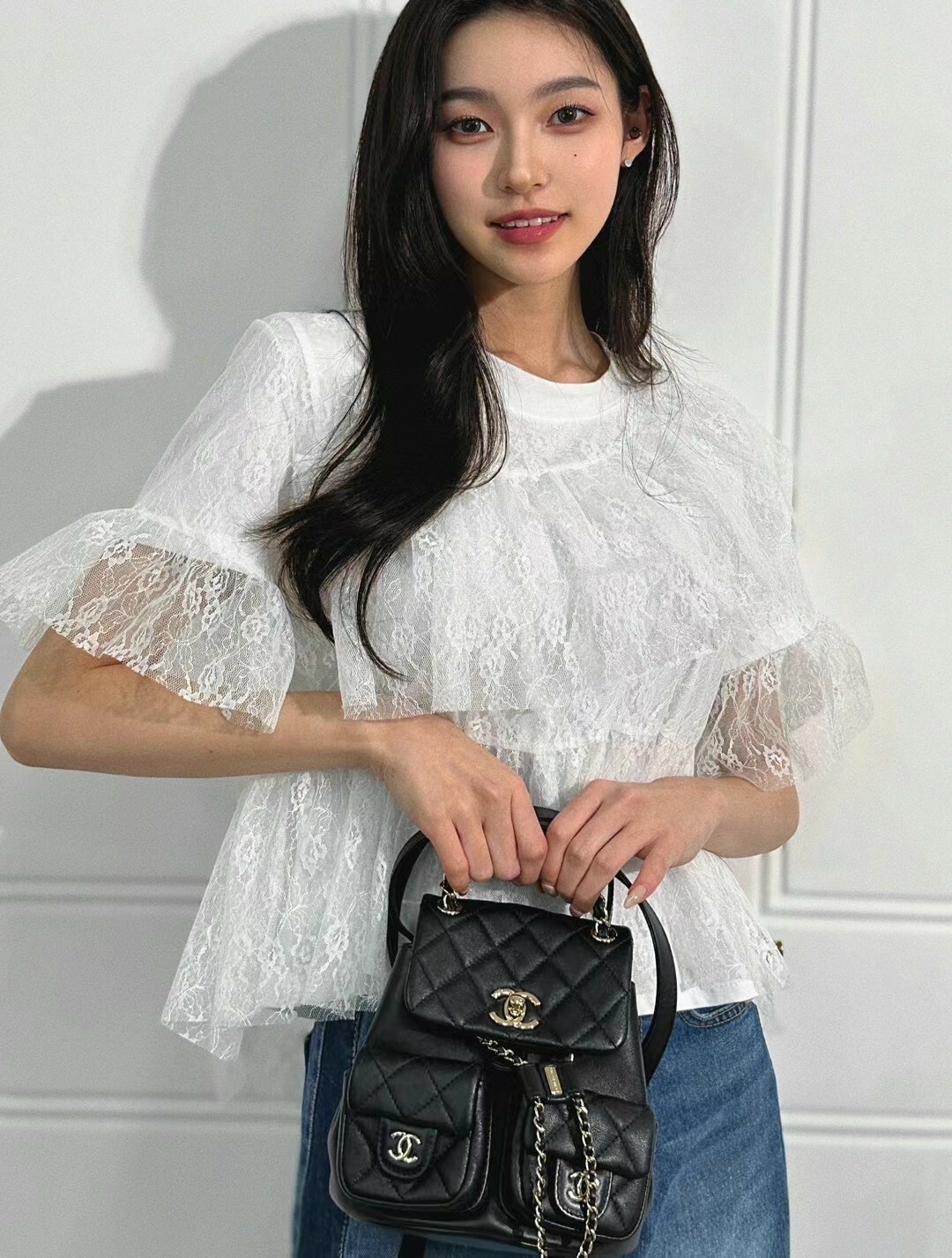 斜擺蕾絲上衣