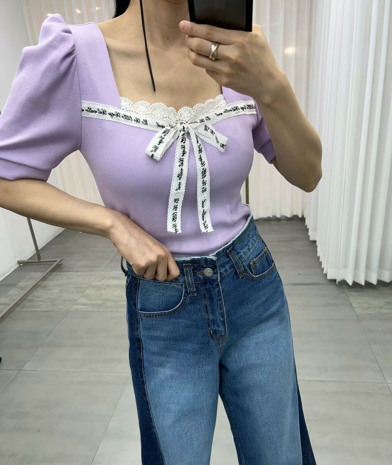 文字緞帶蝴蝶結上衣