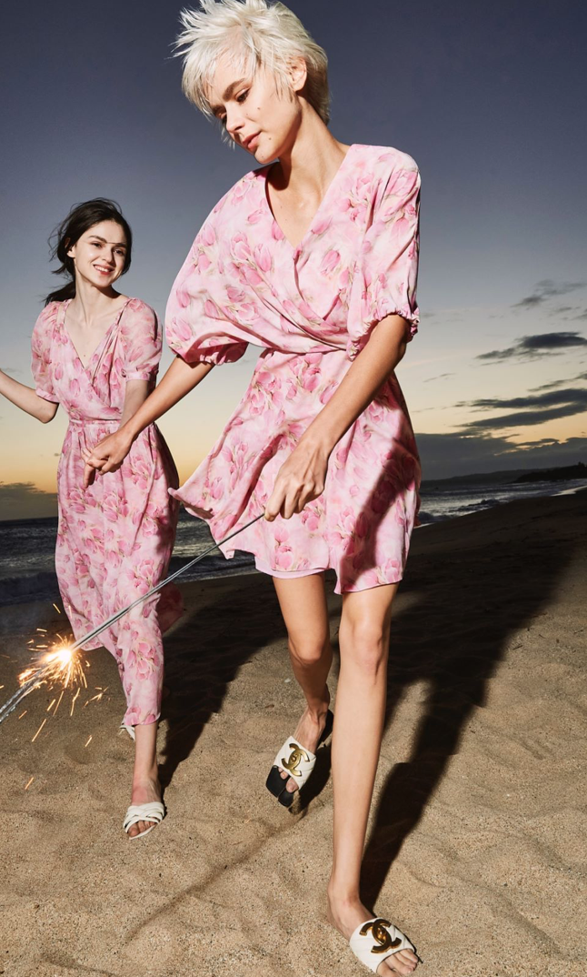 BD10011E1 珍珠玫瑰粉蝴蝶袖波浪短洋