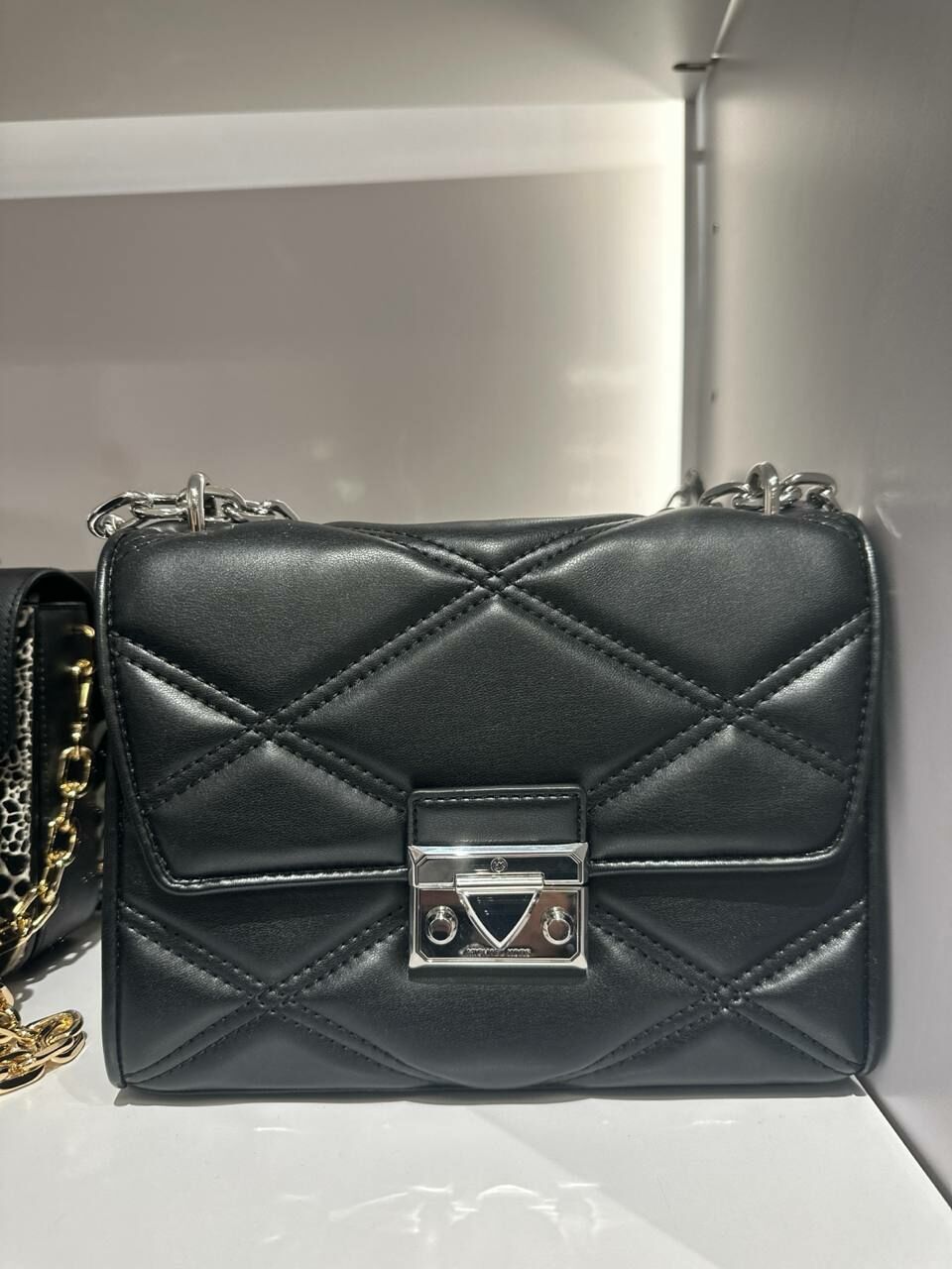[S] MICHAEL KORS 35S2SNRL2U SERENA MD FLAP SHOULDER,BLACK, 196163101125 (SMK844)