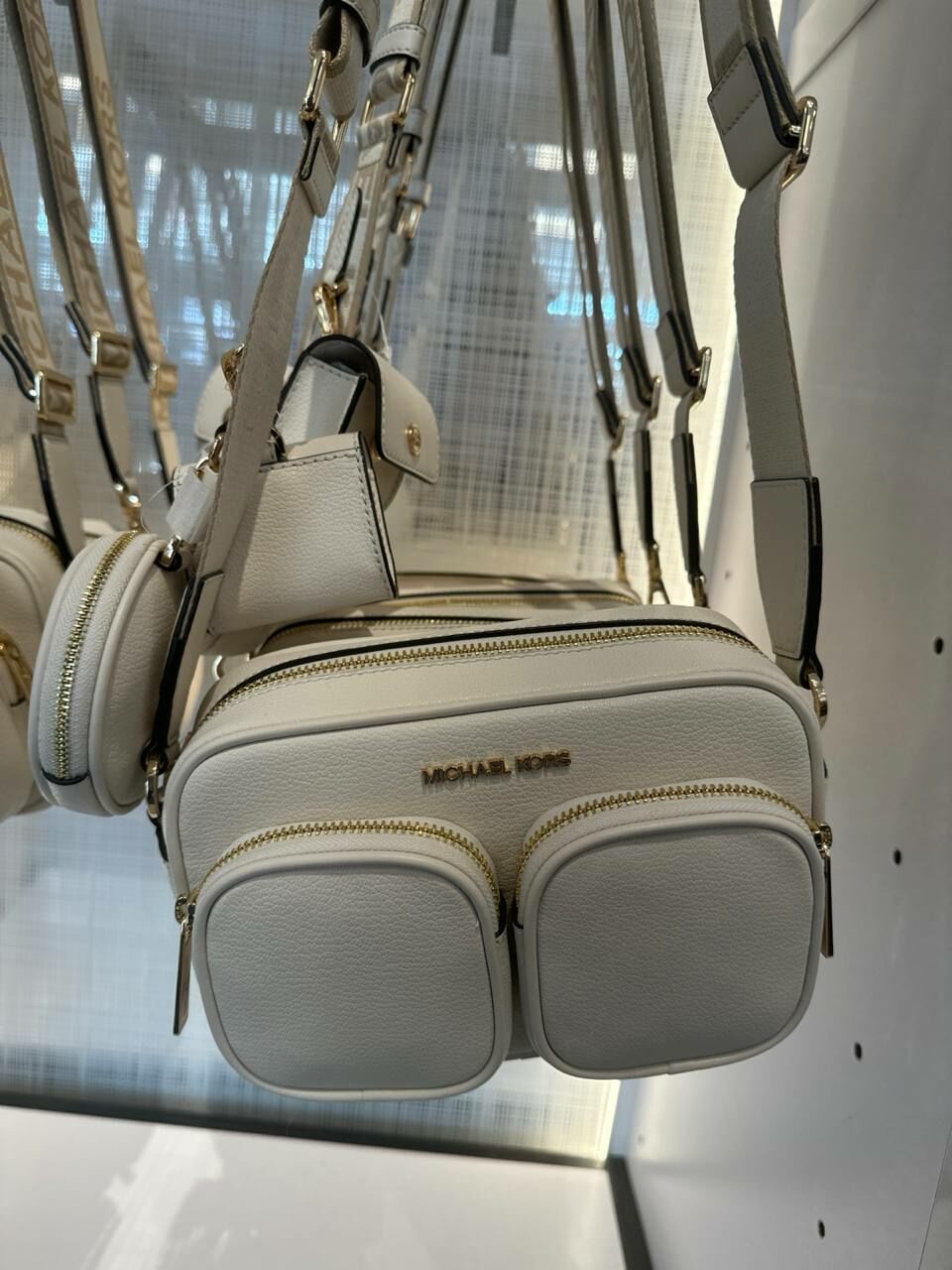 [S] MICHAEL KORS 35S2GTTC6L JET SET ITEM MD PKT XBODY W ATTCH LEATHER,LT CREAM, 196163083773 (SMK858)